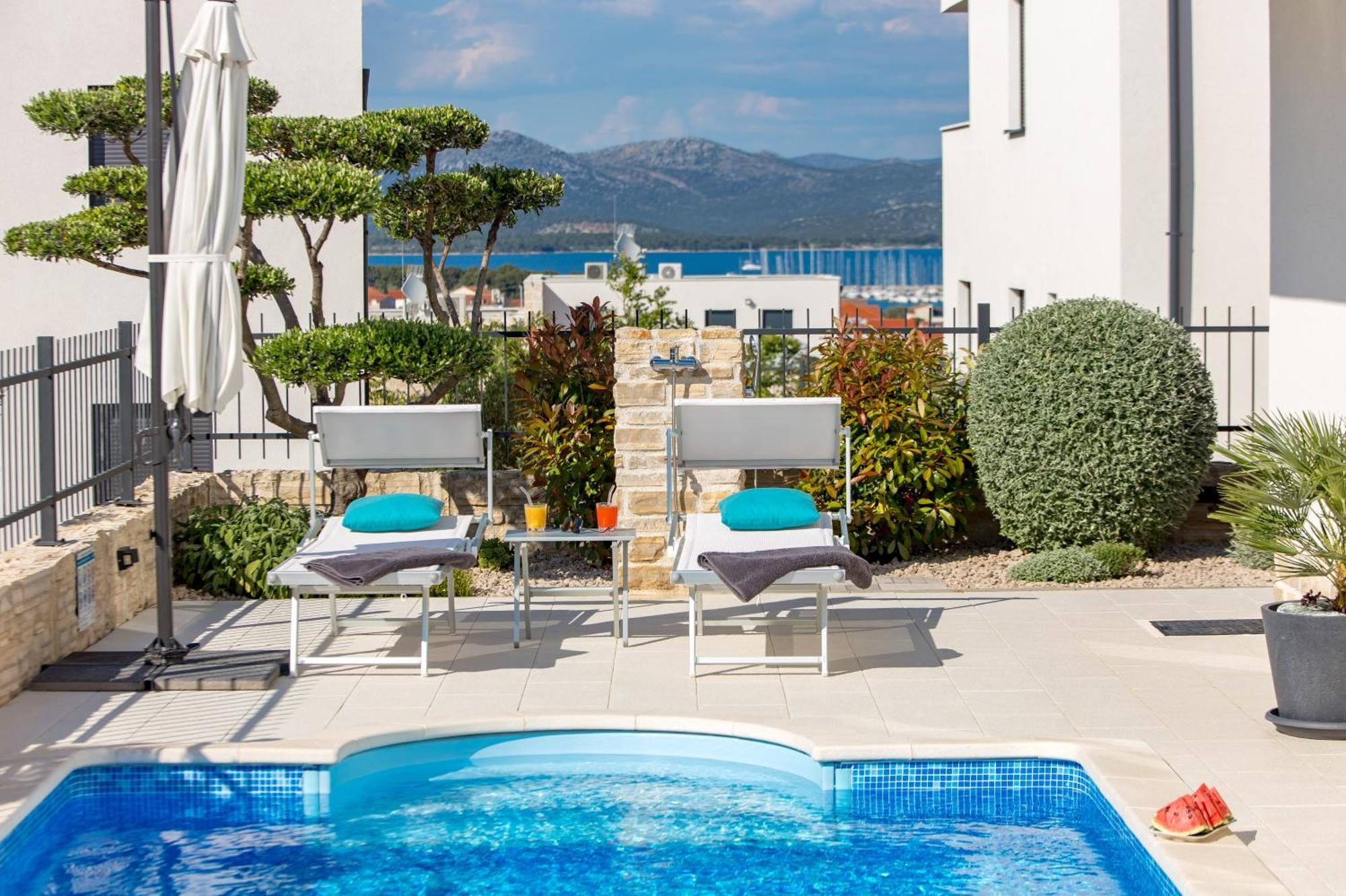 Luxury Apartment Hyperion With Private Pool And Garden Муртер Екстериор снимка
