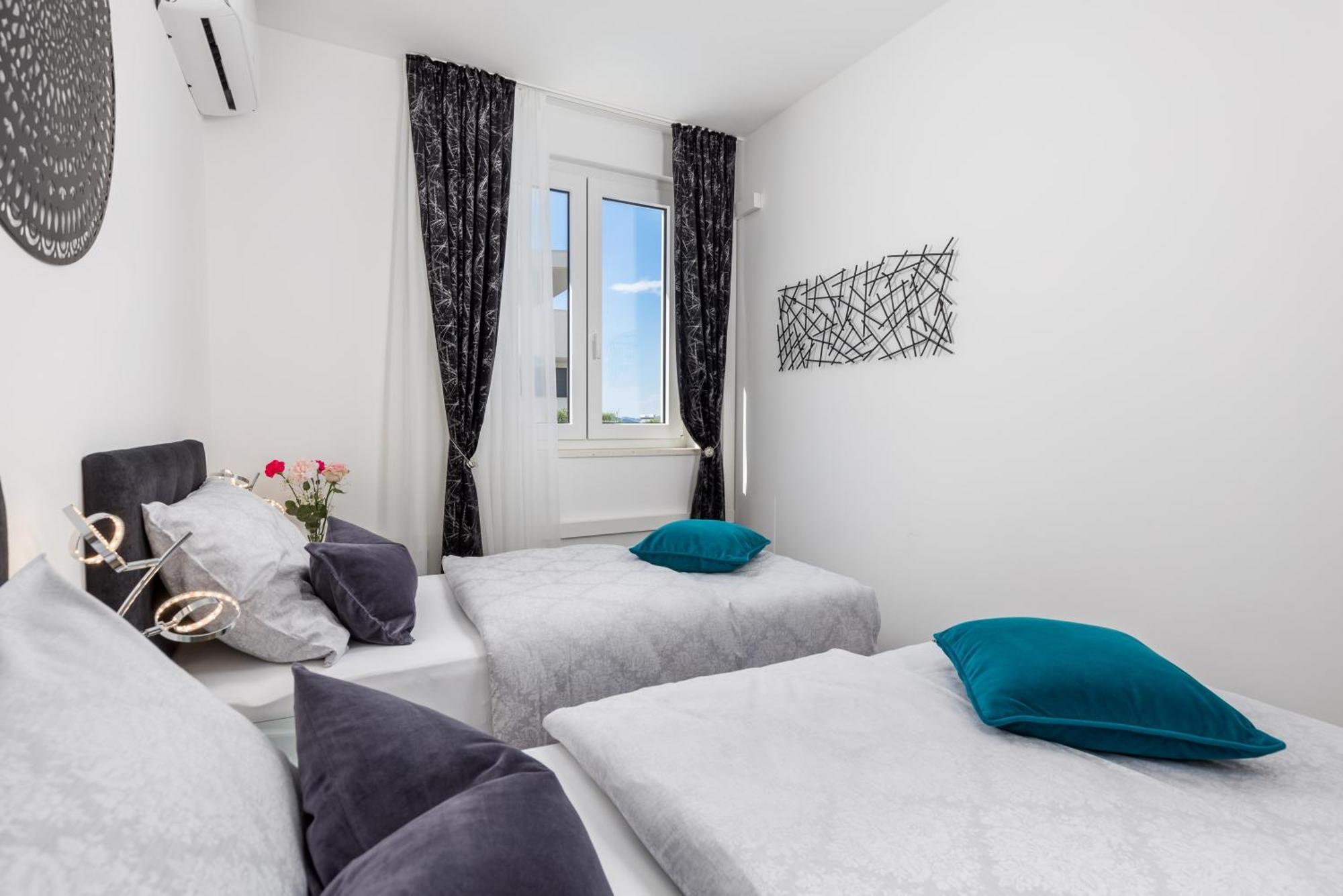 Luxury Apartment Hyperion With Private Pool And Garden Муртер Екстериор снимка