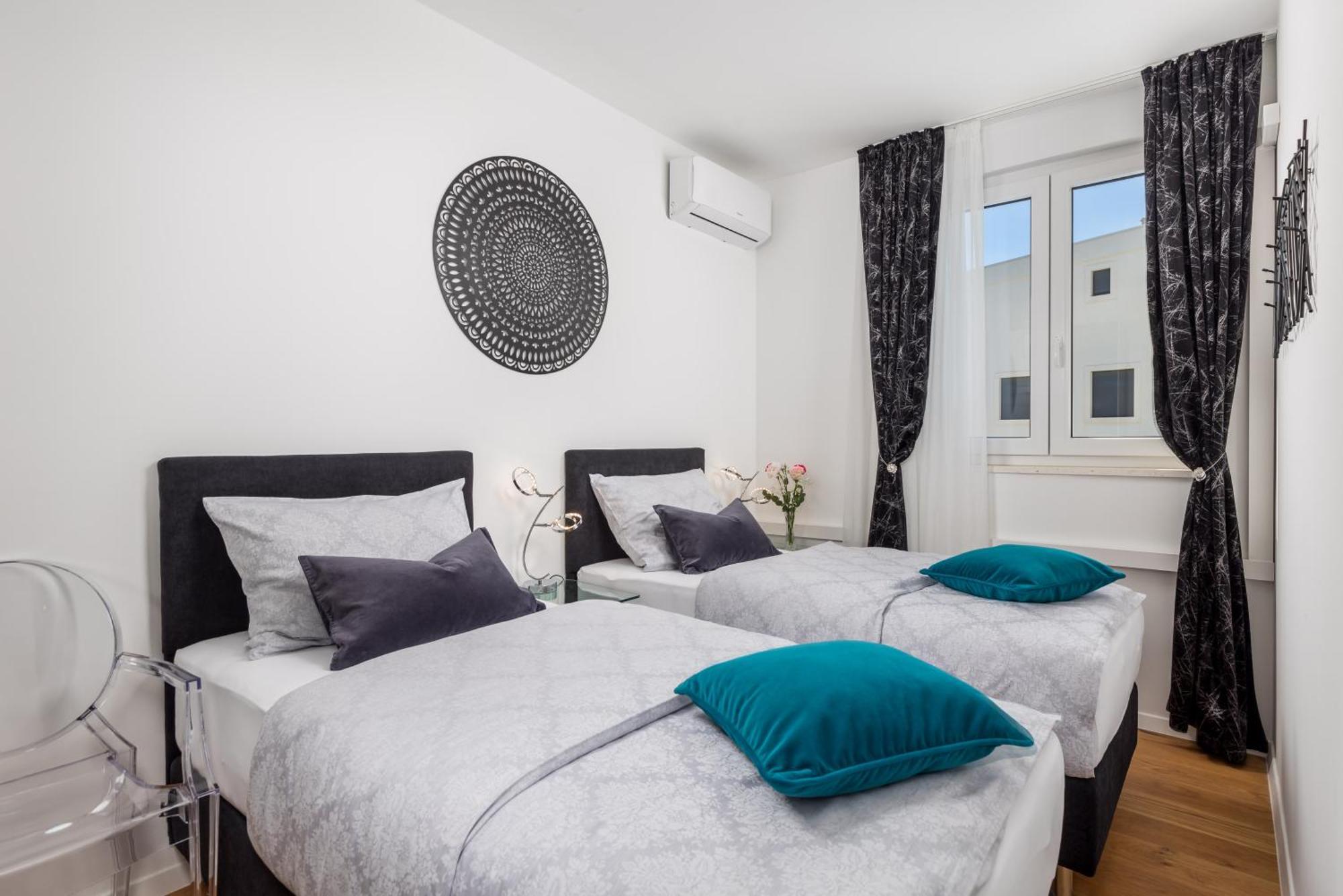 Luxury Apartment Hyperion With Private Pool And Garden Муртер Екстериор снимка