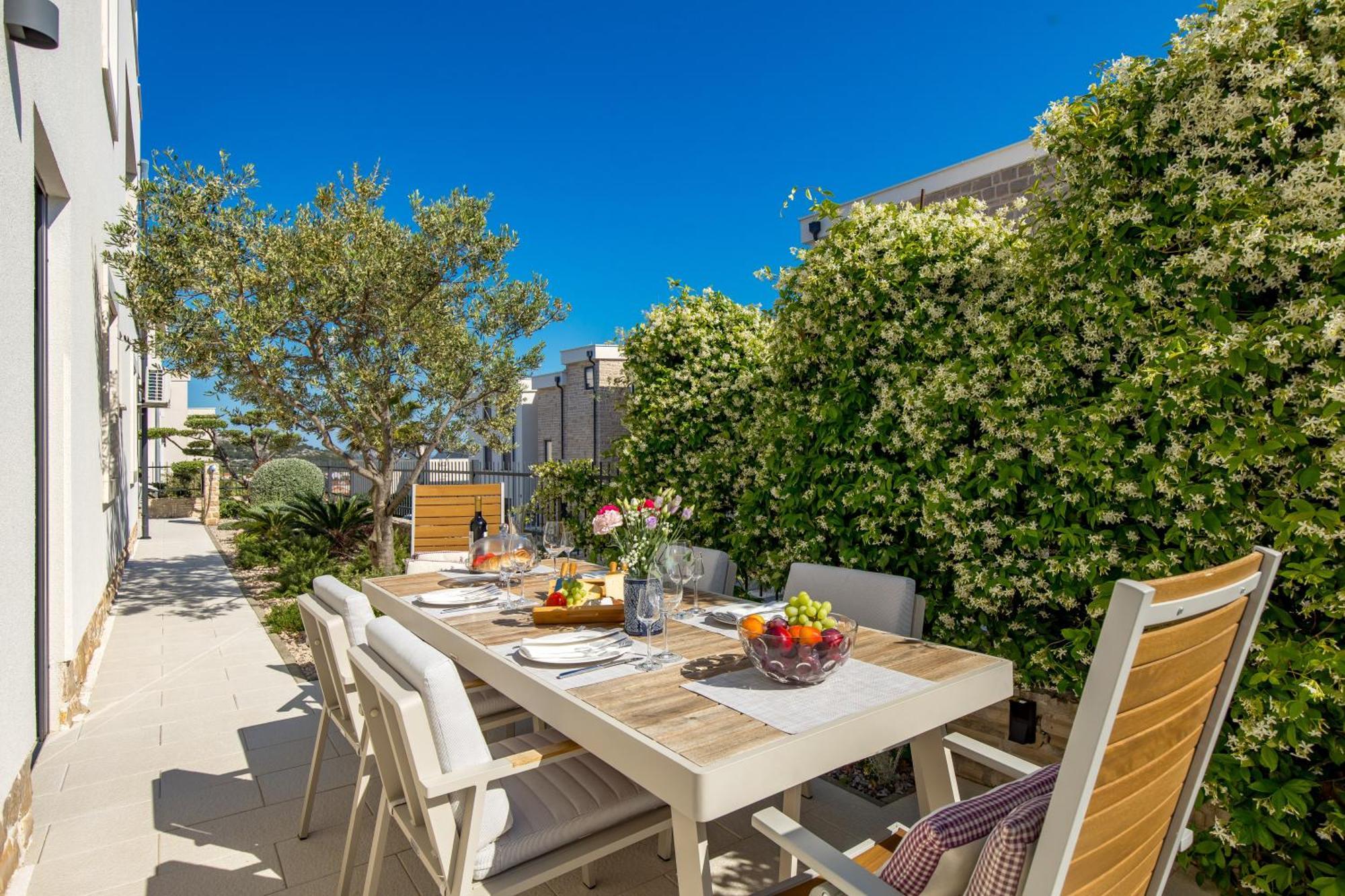 Luxury Apartment Hyperion With Private Pool And Garden Муртер Екстериор снимка