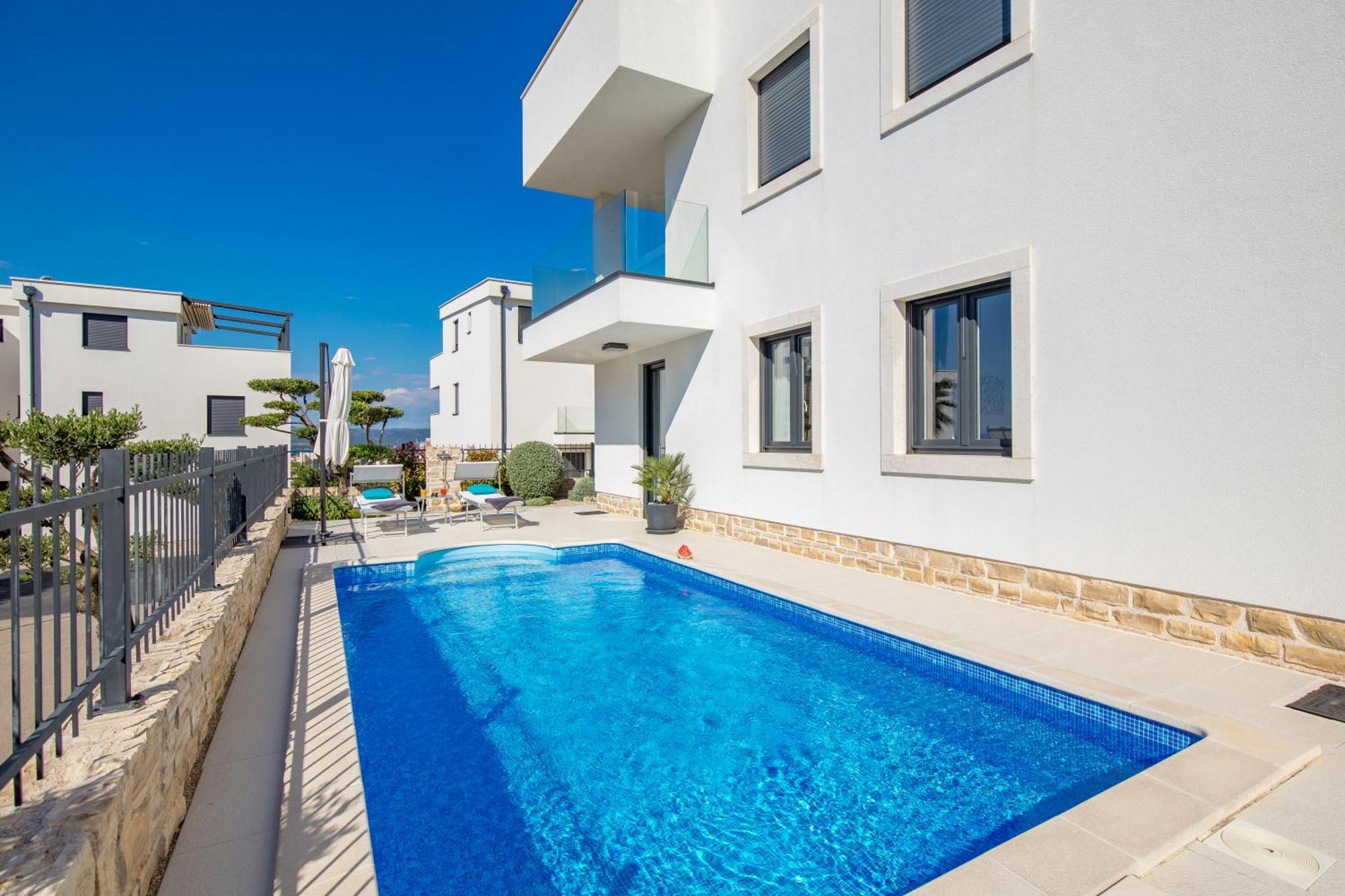 Luxury Apartment Hyperion With Private Pool And Garden Муртер Екстериор снимка