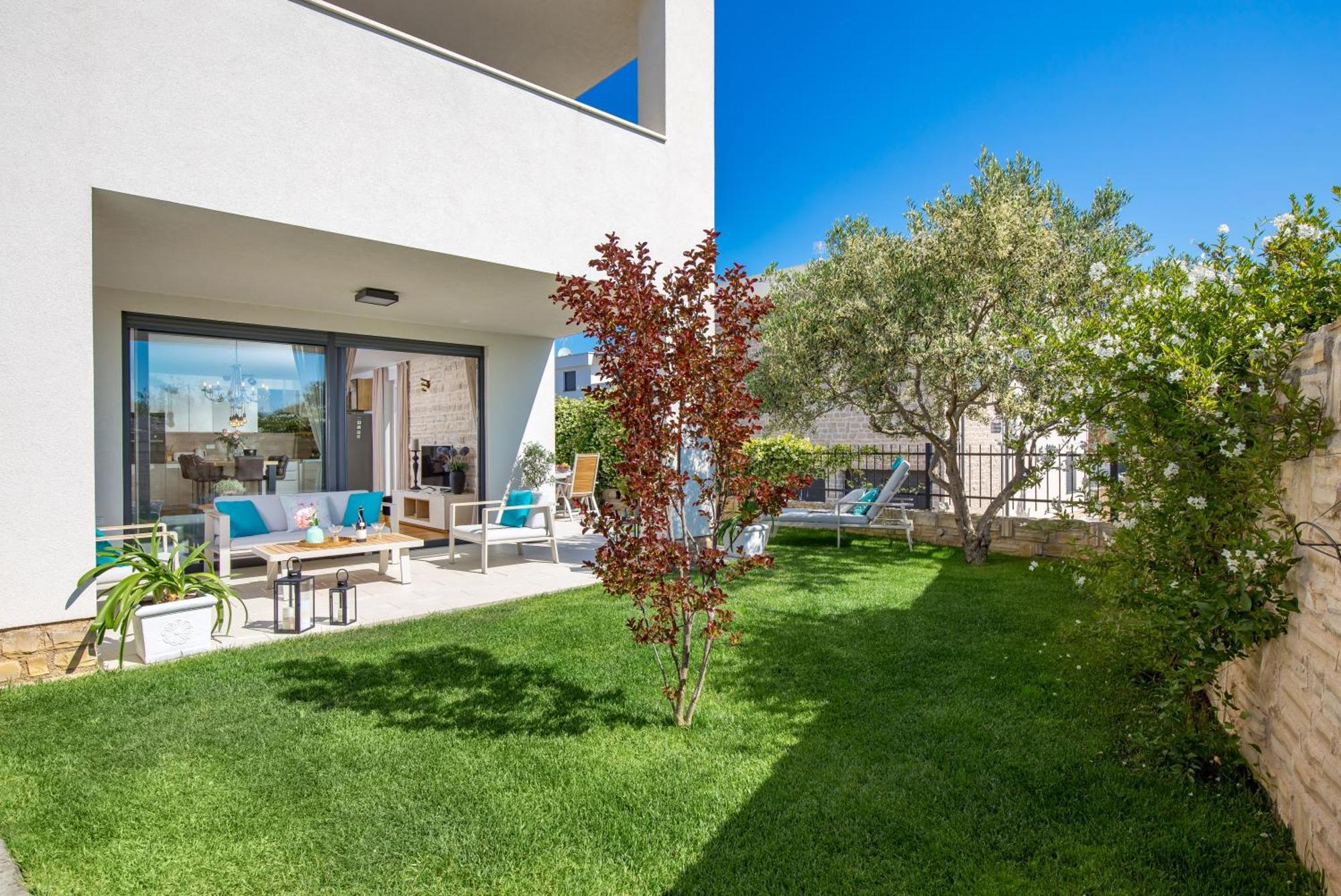 Luxury Apartment Hyperion With Private Pool And Garden Муртер Екстериор снимка